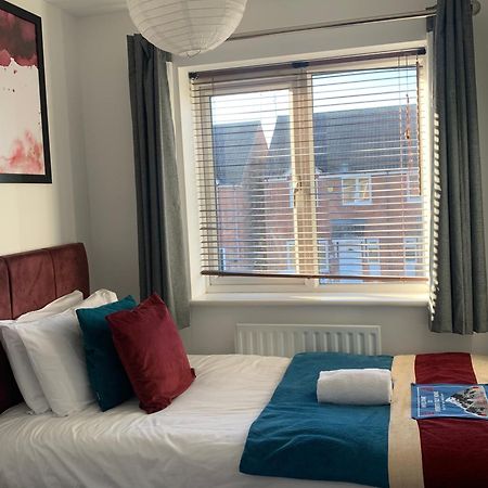Montrose House Villa Swindon Luaran gambar