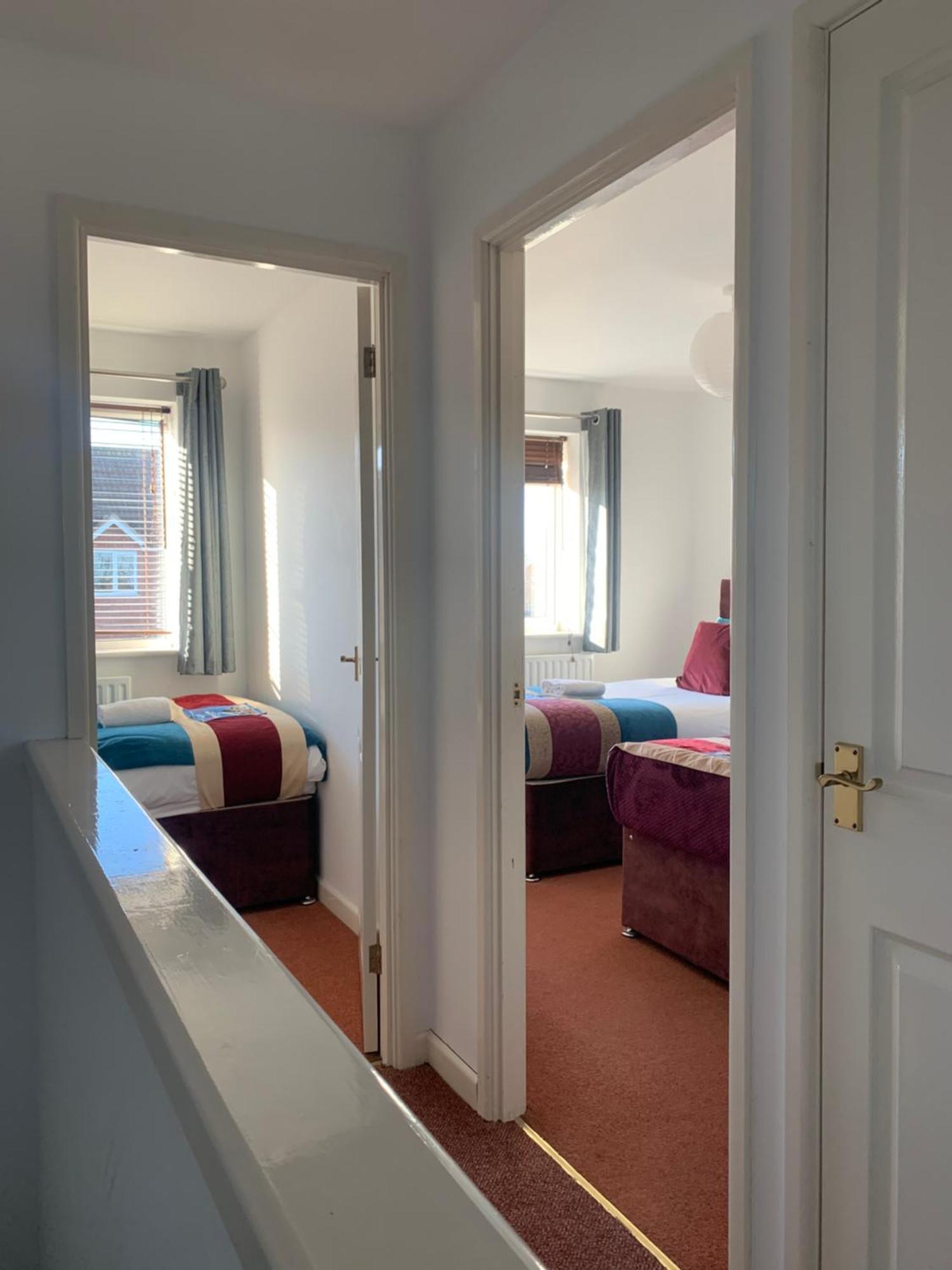 Montrose House Villa Swindon Luaran gambar