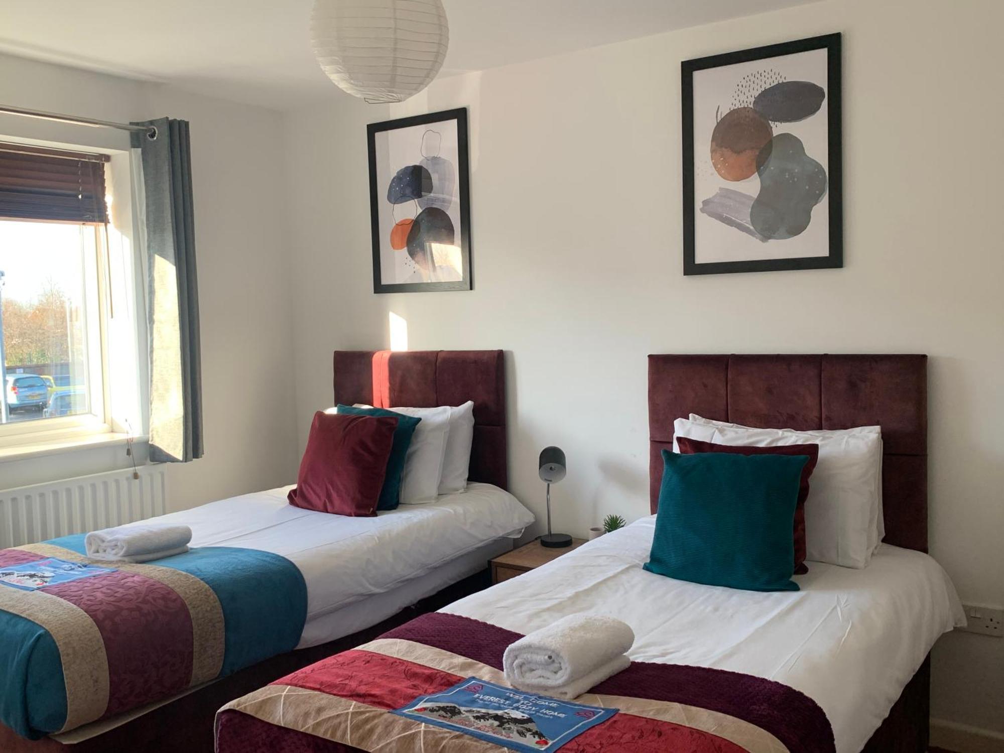 Montrose House Villa Swindon Luaran gambar